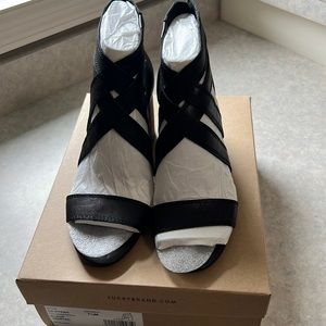 NWT * Lucky Vyrah Black Heels Size 7.5. Brand New